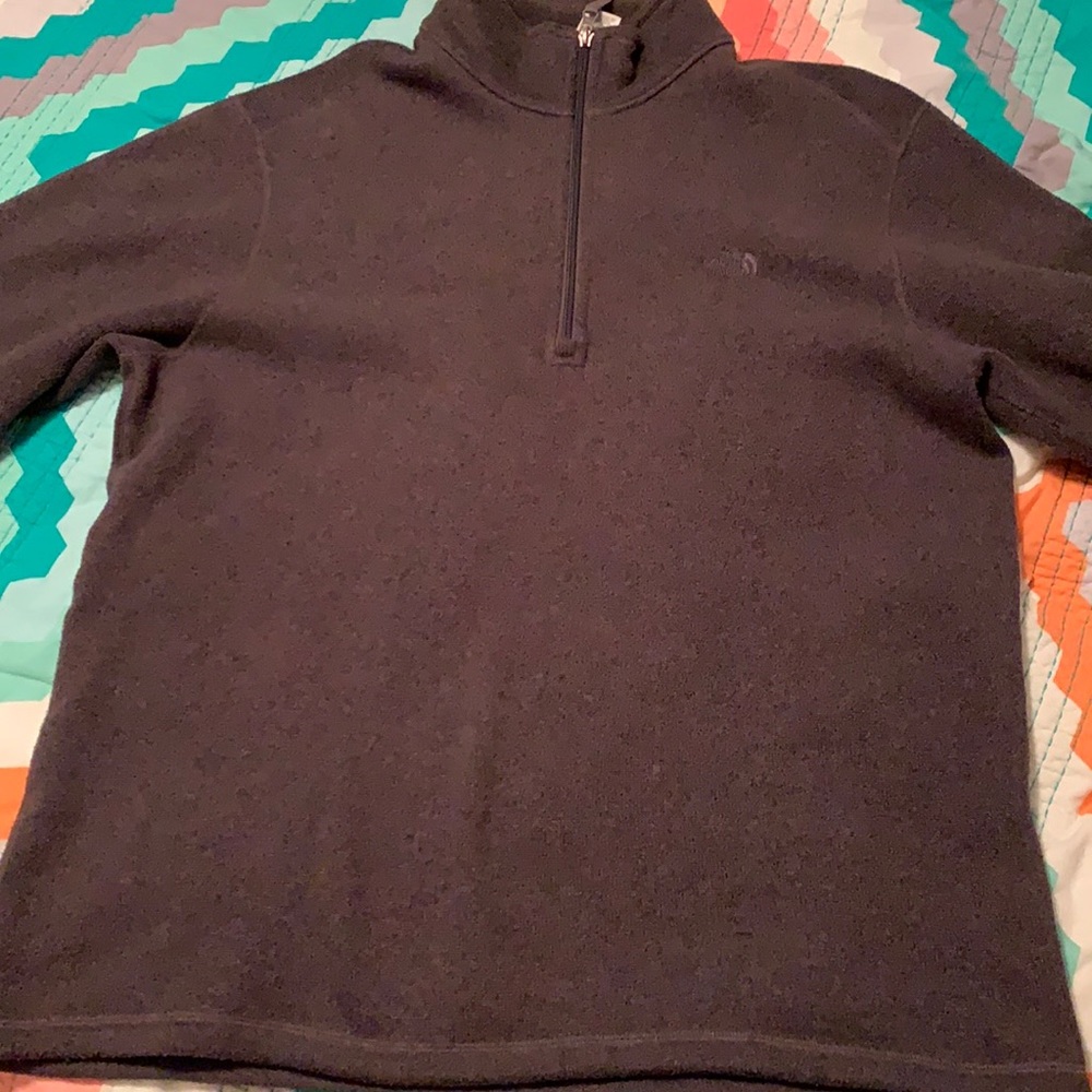 Men’s North Face pullover size XL